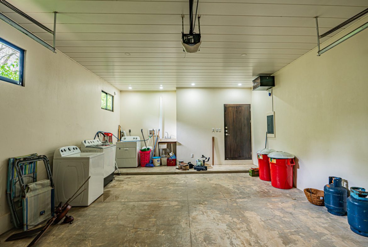OASIS PROPERTY WITH THREE BEDROOMS NEAR TO THE RIVER, IN BARU – 0.69 ACRES