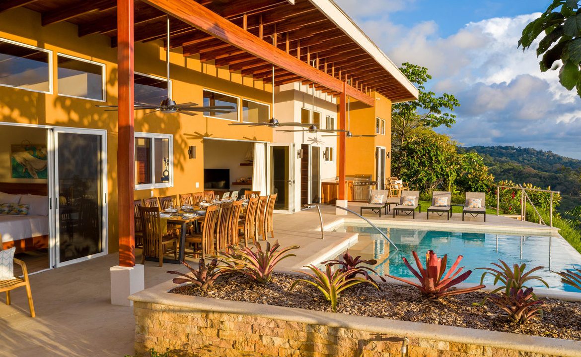 MOUNTAIN PROPERTY WITH FOUR BEDROOMS AND PANORAMIC OCEAN VIEWS, IN BALLENA – 2 ACRES