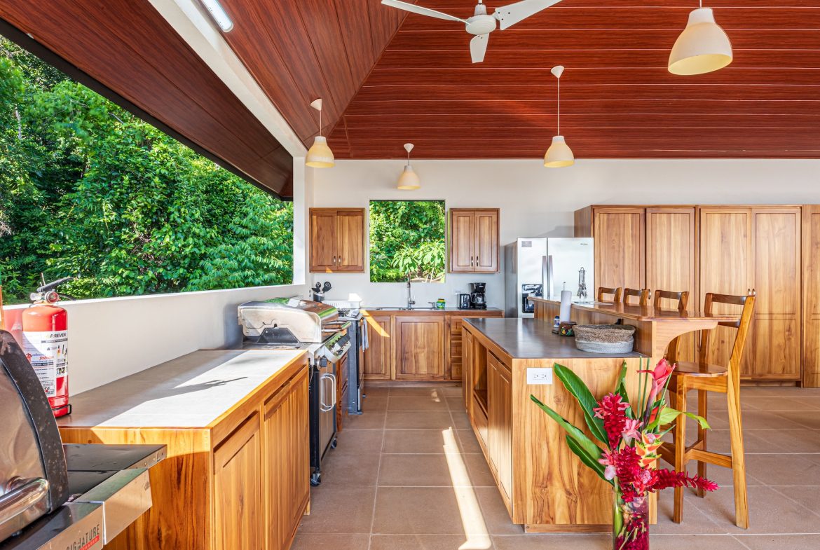 LUXURY PROPERTY WITH FOUR BEDROOMS AND SUNSET VIEWS, IN PORTALON – 3.95 ACRES