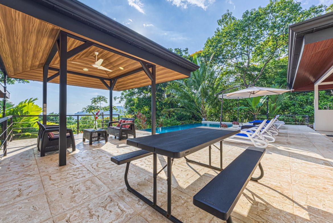 LUXURY PROPERTY WITH FOUR BEDROOMS AND SUNSET VIEWS, IN PORTALON – 3.95 ACRES