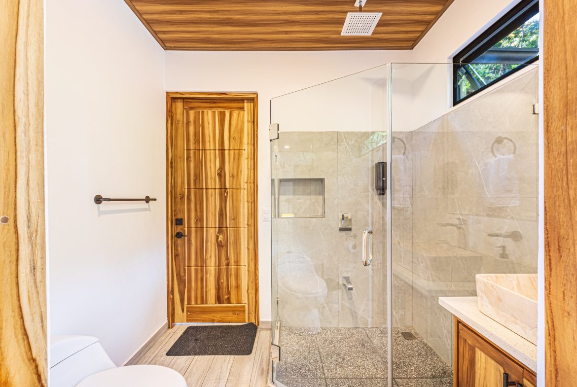 LUXURY PROPERTY WITH FOUR BEDROOMS AND SUNSET VIEWS, IN PORTALON – 3.95 ACRES
