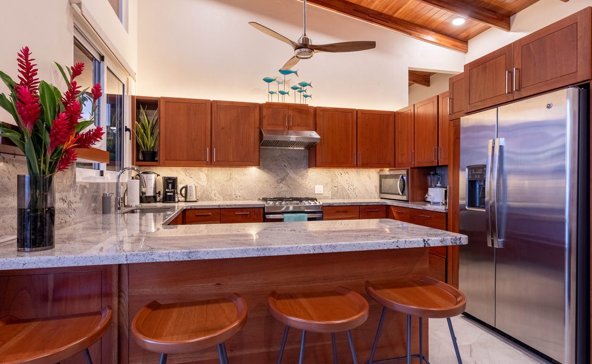 MOUNTAIN PROPERTY WITH FOUR BEDROOMS AND PANORAMIC OCEAN VIEWS, IN BALLENA – 2 ACRES