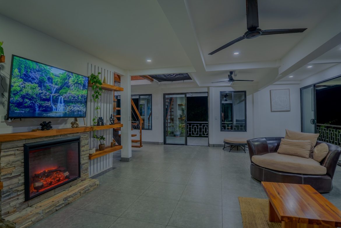 CASA LA ROCA JUNGLE PROPERTY WITH THREE BEDROOMS, IN UVITA  – 4.06 ACRES