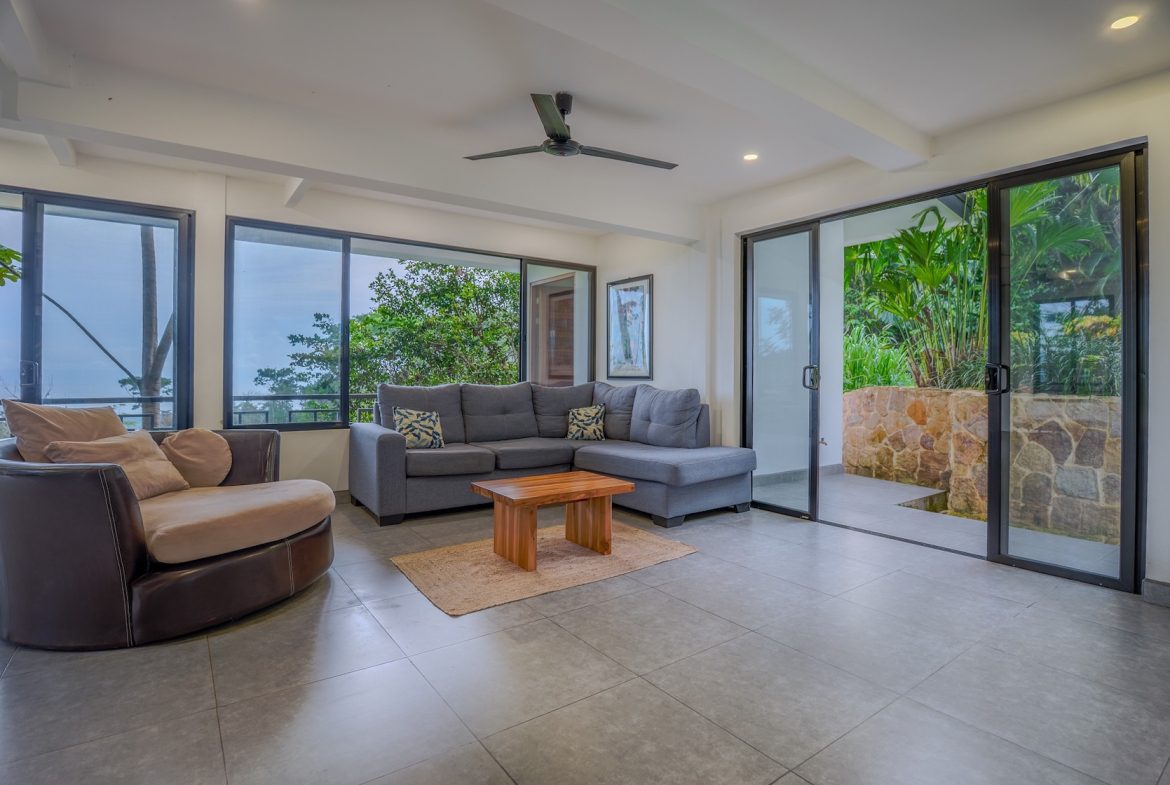 CASA LA ROCA JUNGLE PROPERTY WITH THREE BEDROOMS, IN UVITA  – 4.06 ACRES