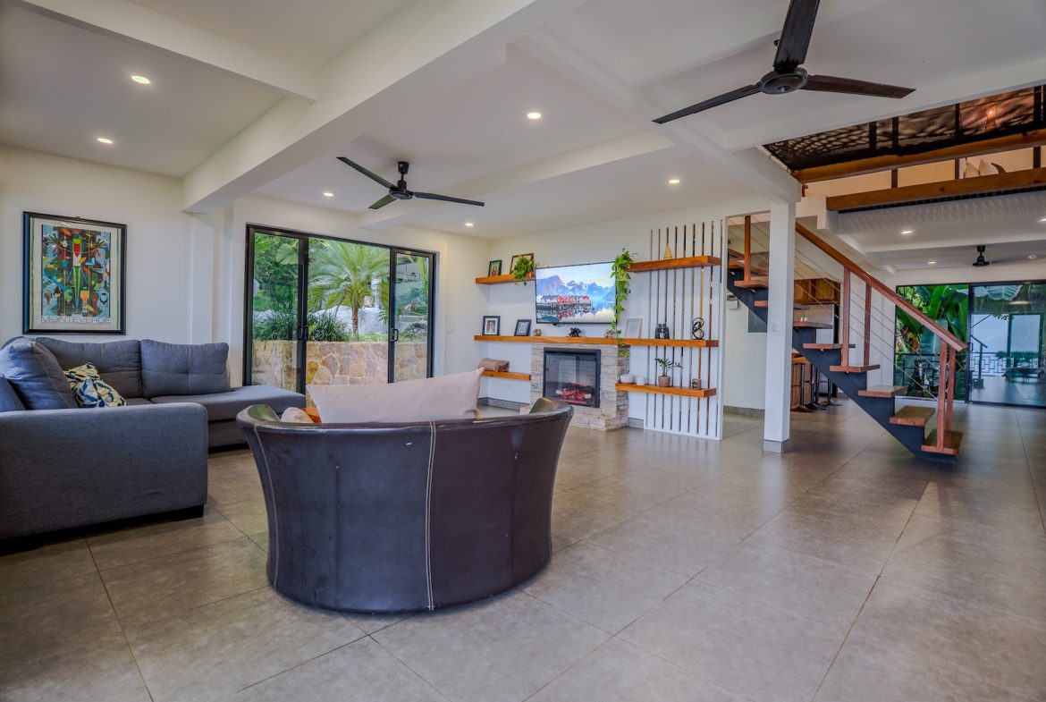 CASA LA ROCA JUNGLE PROPERTY WITH THREE BEDROOMS, IN UVITA  – 4.06 ACRES