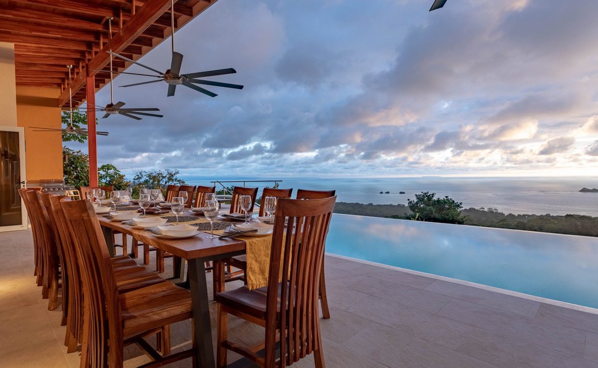 MOUNTAIN PROPERTY WITH FOUR BEDROOMS AND PANORAMIC OCEAN VIEWS, IN BALLENA – 2 ACRES