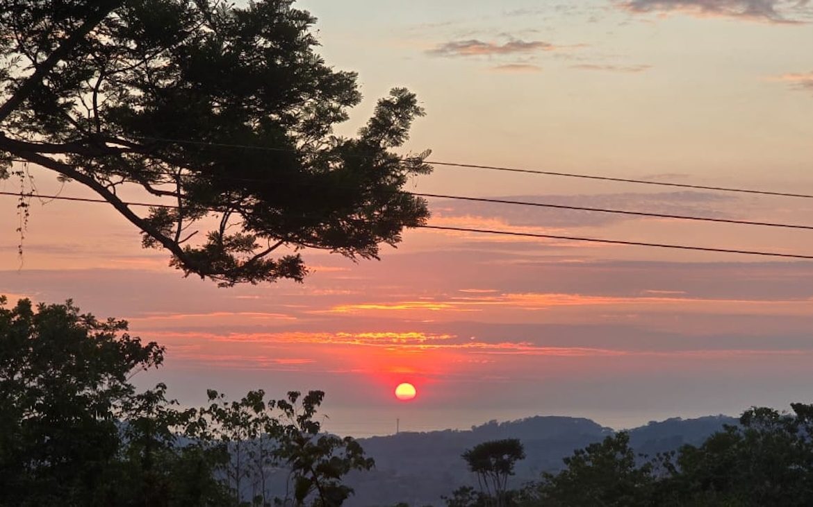 CASA ORQUIDEA PROPERTY WITH TWO BEDROOMS AND PANORAMIC VALLEY VIEWS, IN OJOCHAL – 0.32 ACRES