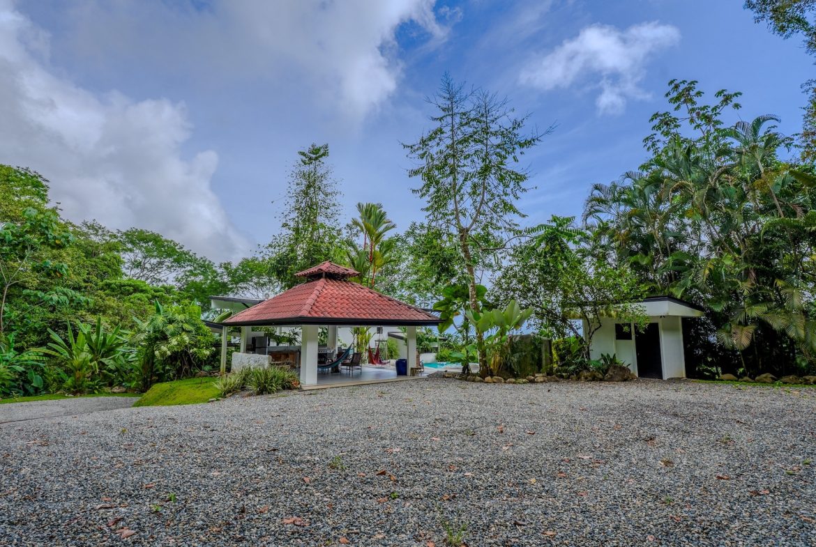 CASA LA ROCA JUNGLE PROPERTY WITH THREE BEDROOMS, IN UVITA  – 4.06 ACRES