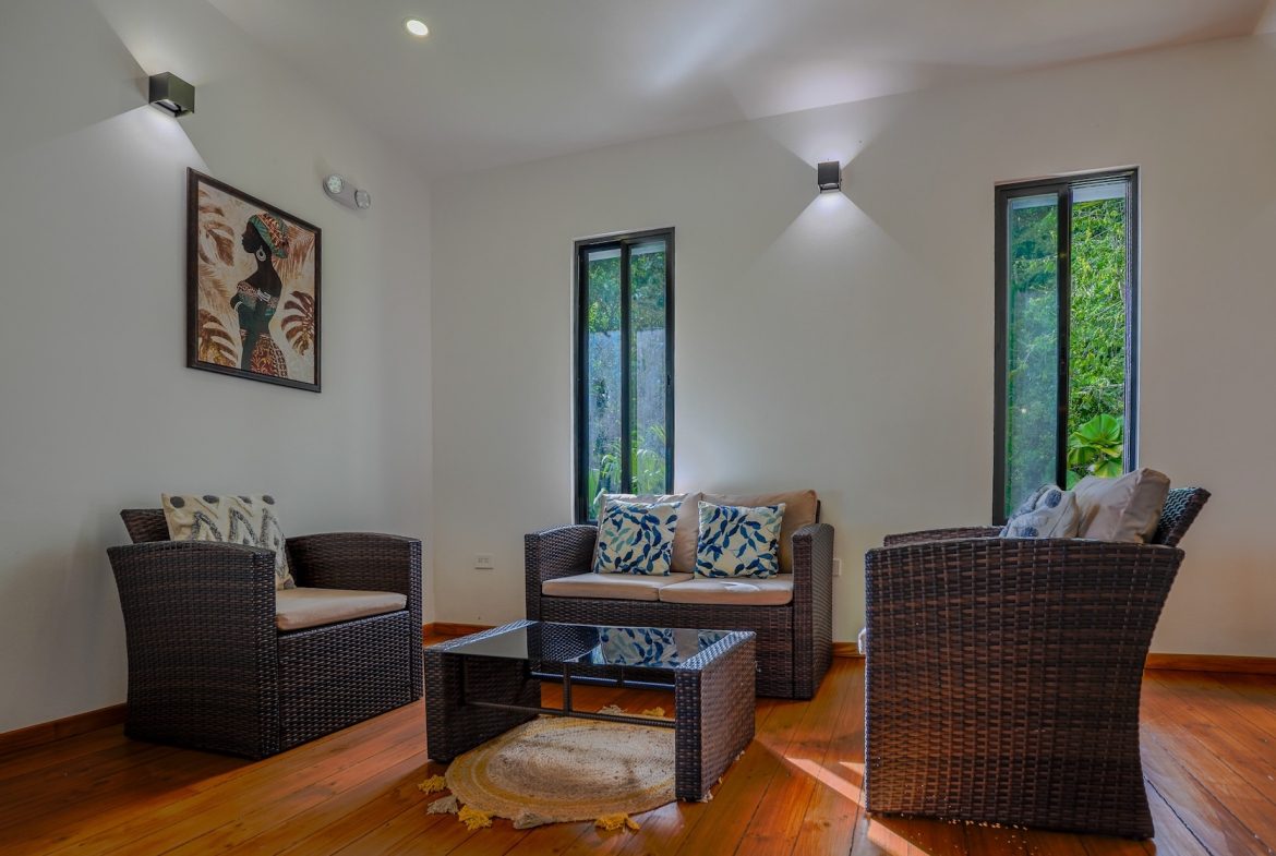 CASA LA ROCA JUNGLE PROPERTY WITH THREE BEDROOMS, IN UVITA  – 4.06 ACRES