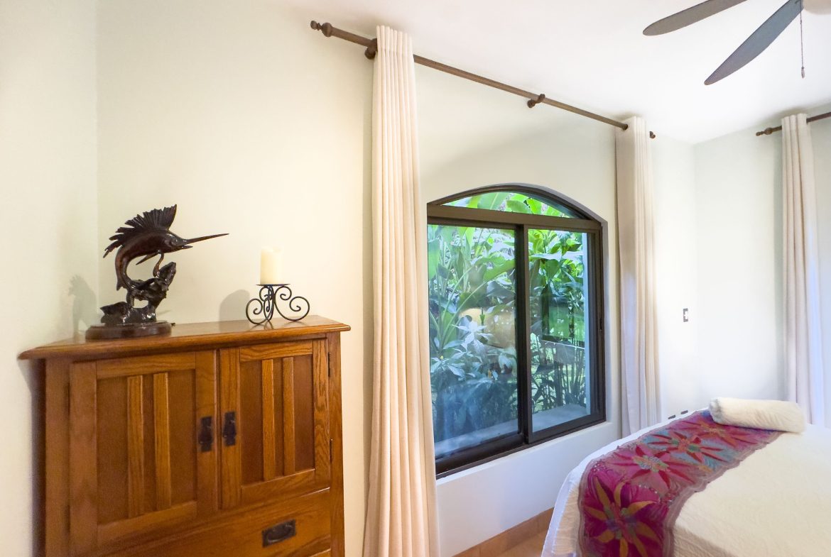 LUXURY PROPERTY WITH FIVE BEDROOMS AND OCEAN VIEWS, IN THE HILLS OF PORTALON – 7 ACRES