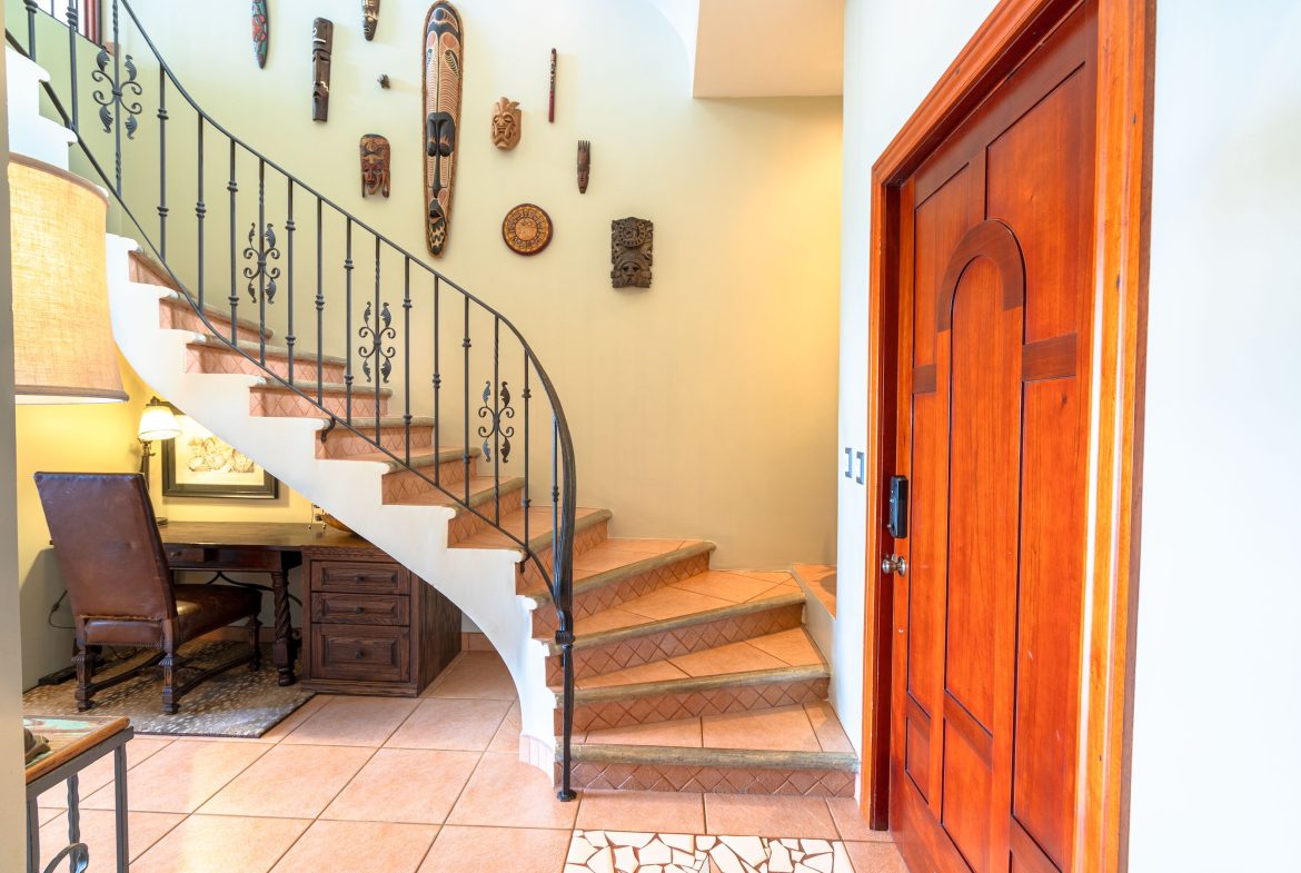 LUXURY PROPERTY WITH FIVE BEDROOMS AND OCEAN VIEWS, IN THE HILLS OF PORTALON – 7 ACRES