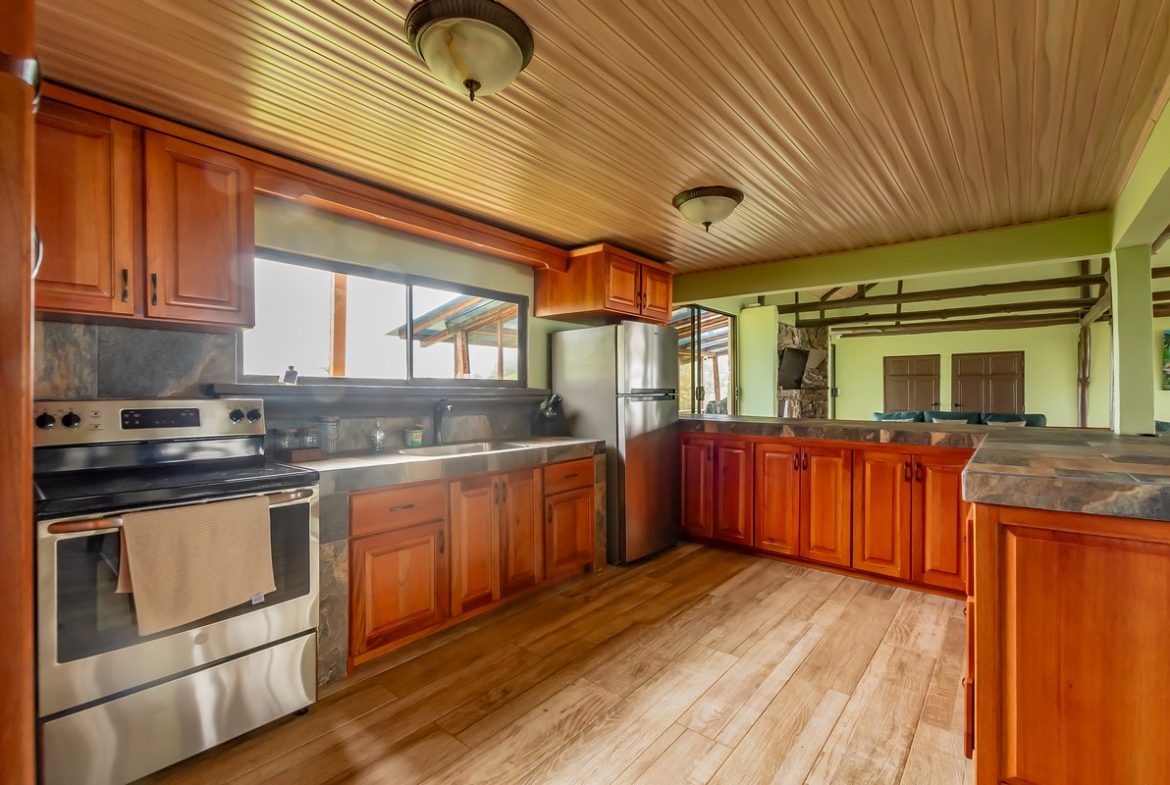 MOUNTAIN PROPERTY IN THE HIGHEST OF TRES RIOS WITH THREE BEDROOMS AND AMAZING VIEWS – 1.8 ACRES