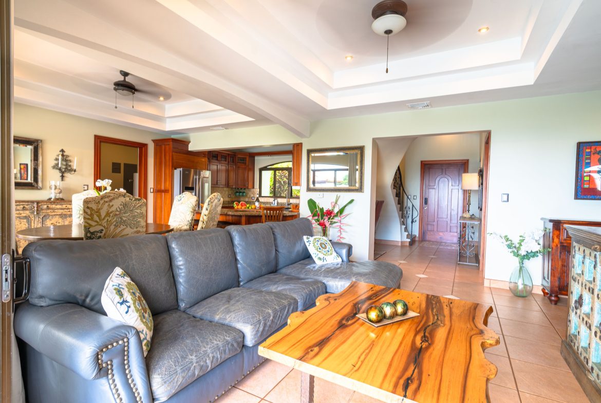 LUXURY PROPERTY WITH FIVE BEDROOMS AND OCEAN VIEWS, IN THE HILLS OF PORTALON – 7 ACRES