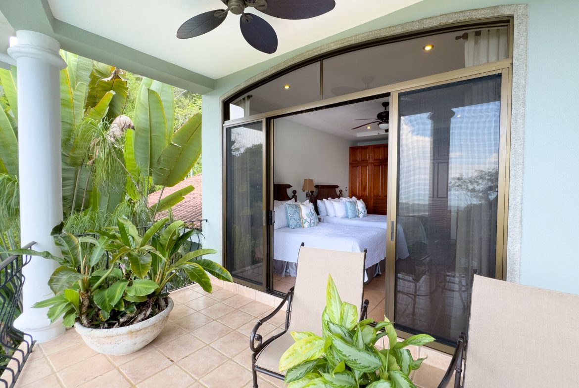 LUXURY PROPERTY WITH FIVE BEDROOMS AND OCEAN VIEWS, IN THE HILLS OF PORTALON – 7 ACRES