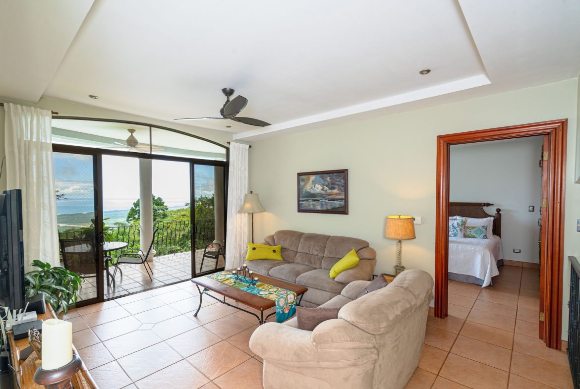 LUXURY PROPERTY WITH FIVE BEDROOMS AND OCEAN VIEWS, IN THE HILLS OF PORTALON – 7 ACRES