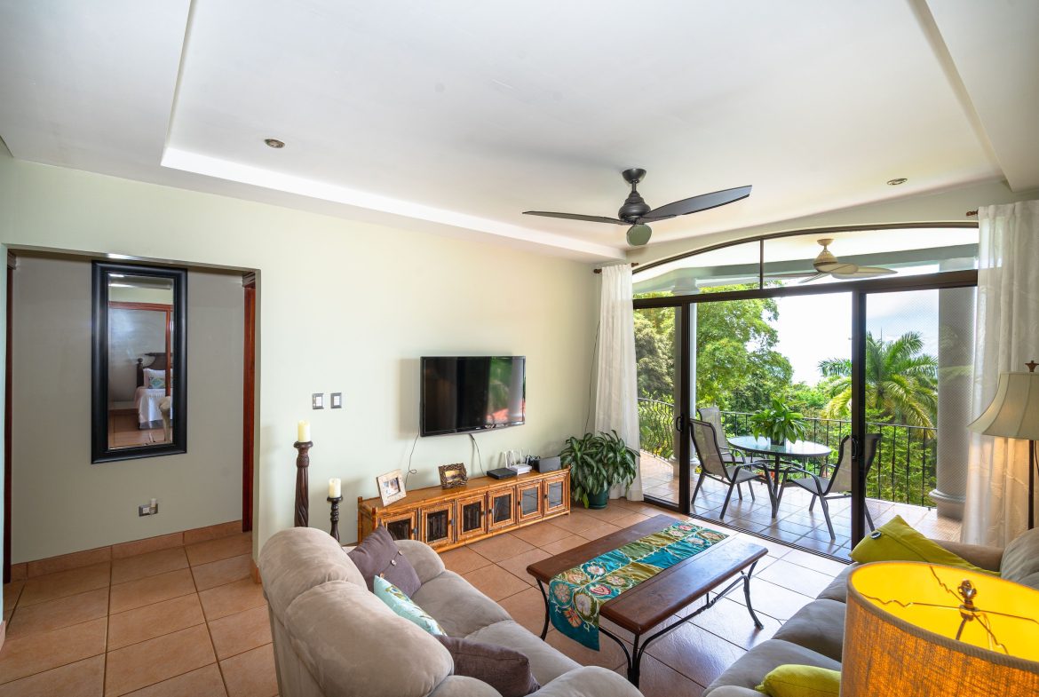 LUXURY PROPERTY WITH FIVE BEDROOMS AND OCEAN VIEWS, IN THE HILLS OF PORTALON – 7 ACRES