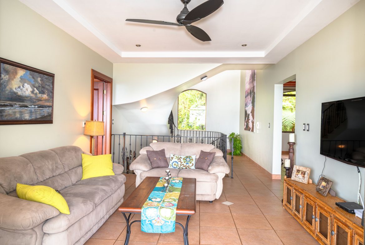 LUXURY PROPERTY WITH FIVE BEDROOMS AND OCEAN VIEWS, IN THE HILLS OF PORTALON – 7 ACRES