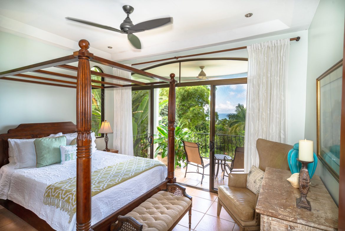 LUXURY PROPERTY WITH FIVE BEDROOMS AND OCEAN VIEWS, IN THE HILLS OF PORTALON – 7 ACRES