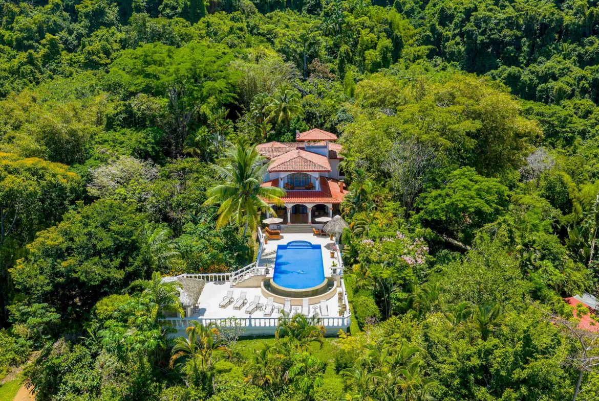 VILLA AMBIENTE BOUTIQUE HOTEL WITH NINE BEDROOMS IN THE MIDDLE OF THE NATURE IN DOMINICALITO – 11.9 ACRES