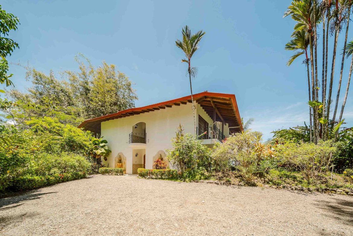 VILLA AMBIENTE BOUTIQUE HOTEL WITH NINE BEDROOMS IN THE MIDDLE OF THE NATURE IN DOMINICALITO – 11.9 ACRES