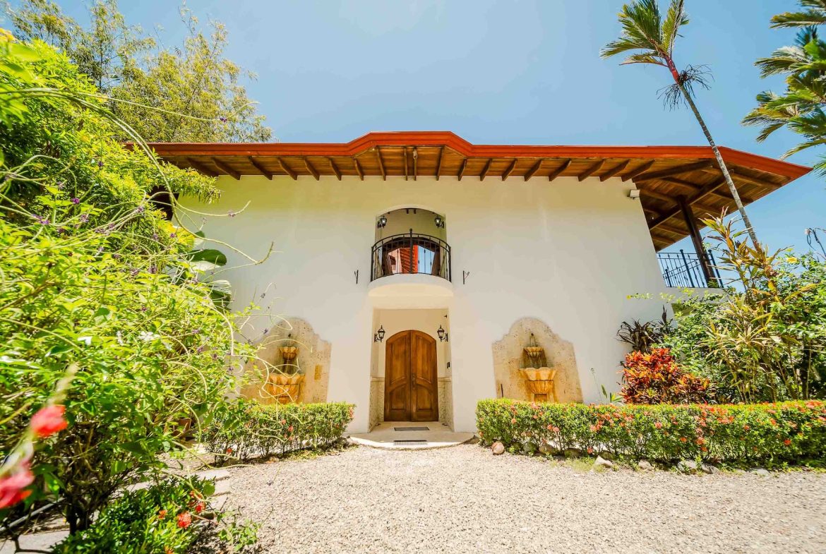 VILLA AMBIENTE BOUTIQUE HOTEL WITH NINE BEDROOMS IN THE MIDDLE OF THE NATURE IN DOMINICALITO – 11.9 ACRES