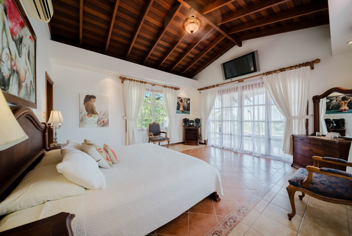VILLA AMBIENTE BOUTIQUE HOTEL WITH NINE BEDROOMS IN THE MIDDLE OF THE NATURE IN DOMINICALITO – 11.9 ACRES