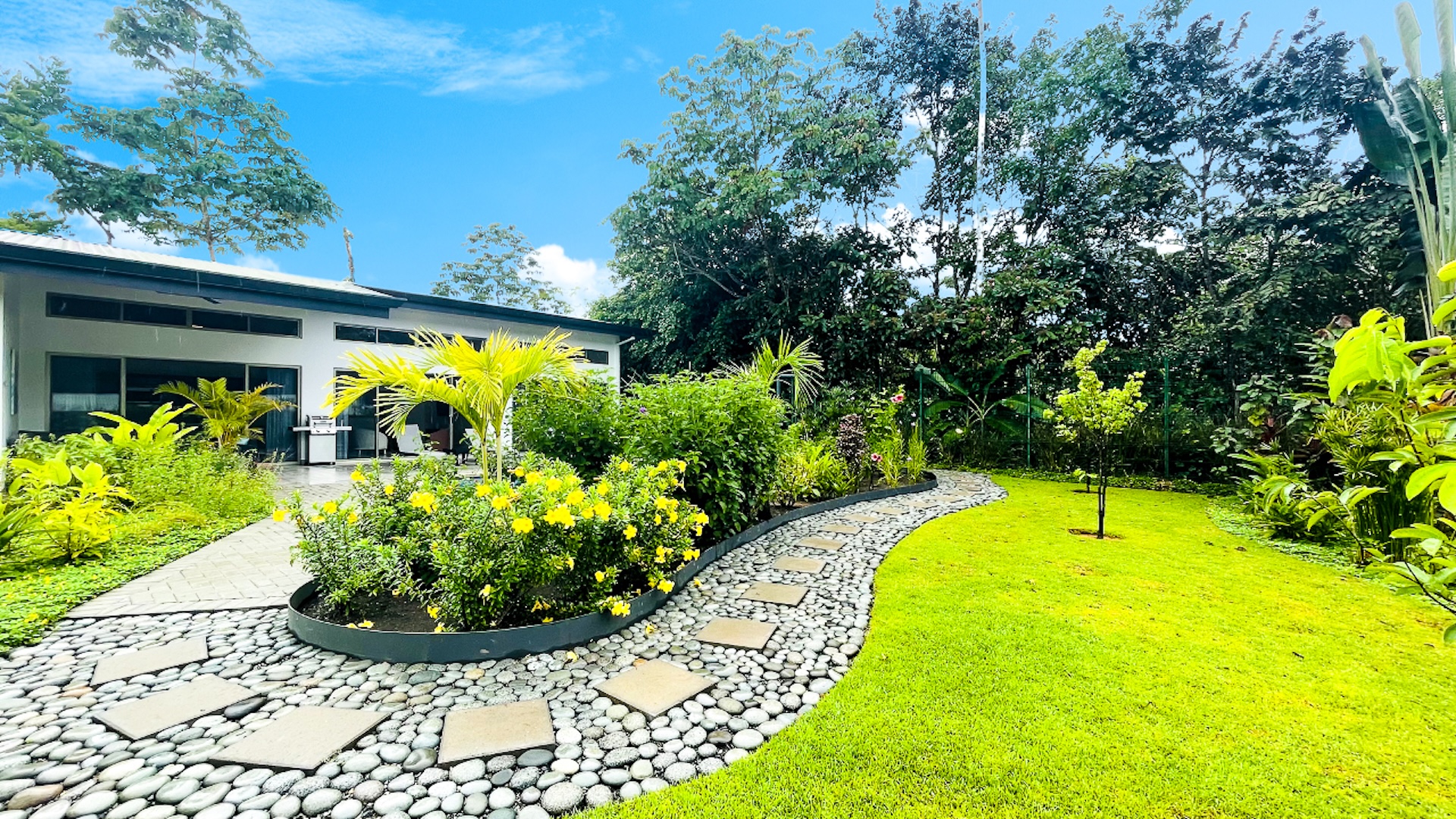5532 – Boutique Gated Community 3 Bed Home_05
