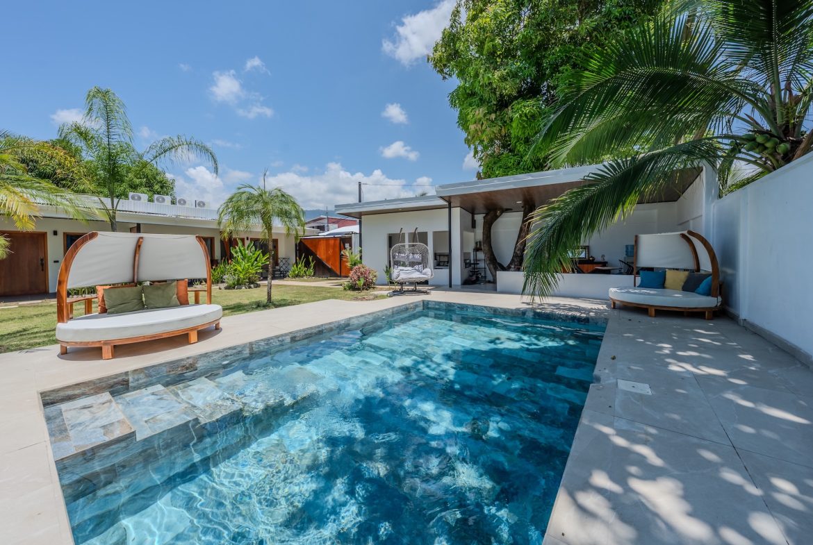 LOS PAPYRUS HOTEL PROPERTY WITH FOUR BEDROOMS AND NEAR TO THE BEACH, IN BAHIA BALLENA – 0.087 ACRES