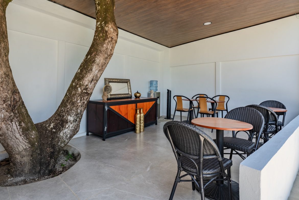 LOS PAPYRUS HOTEL PROPERTY WITH FOUR BEDROOMS AND NEAR TO THE BEACH, IN BAHIA BALLENA – 0.087 ACRES