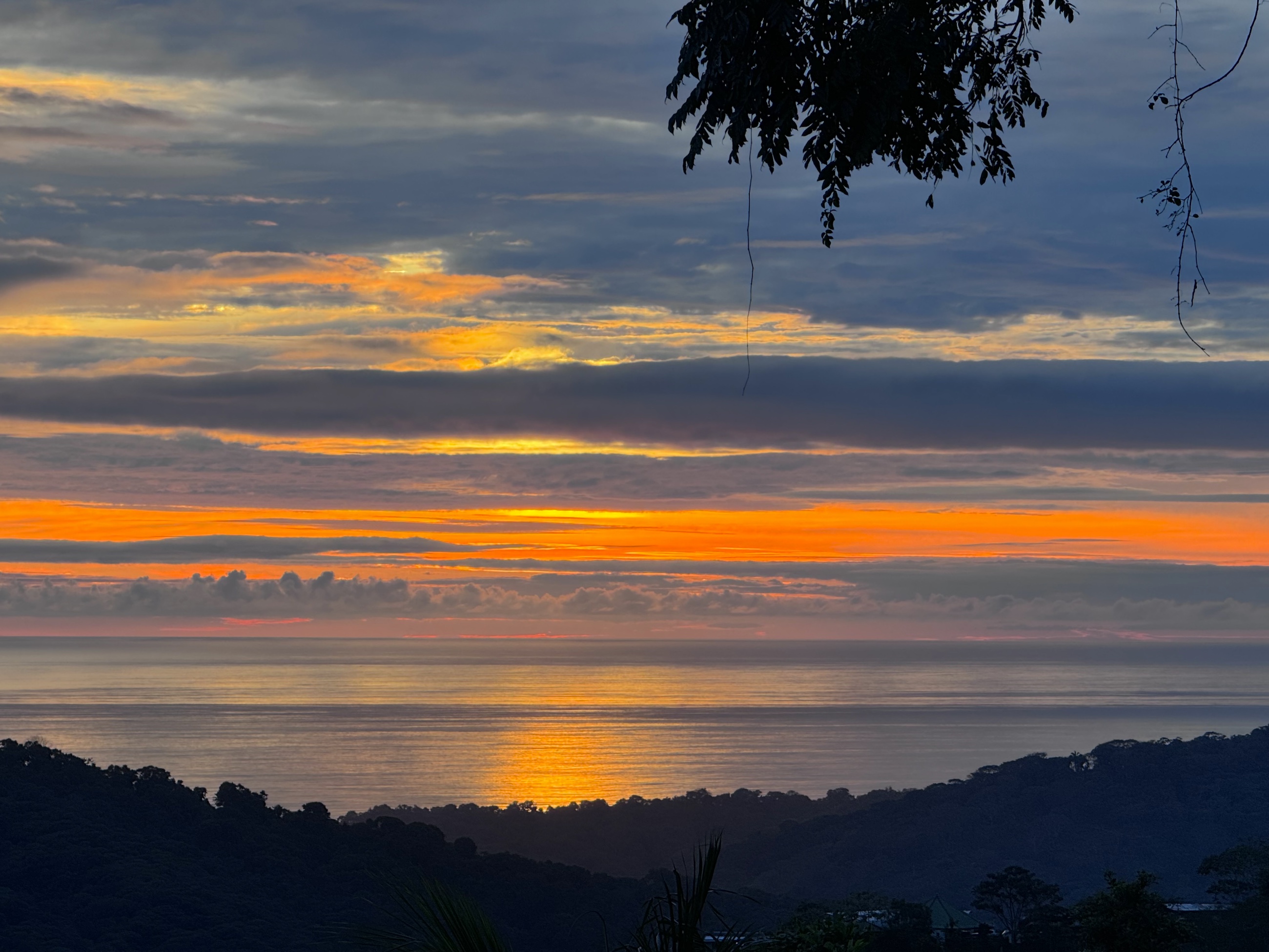 CASA ORQUIDEA – LUXURY HOME WITH OCEAN VIEWS IN GATED COMMUNITY