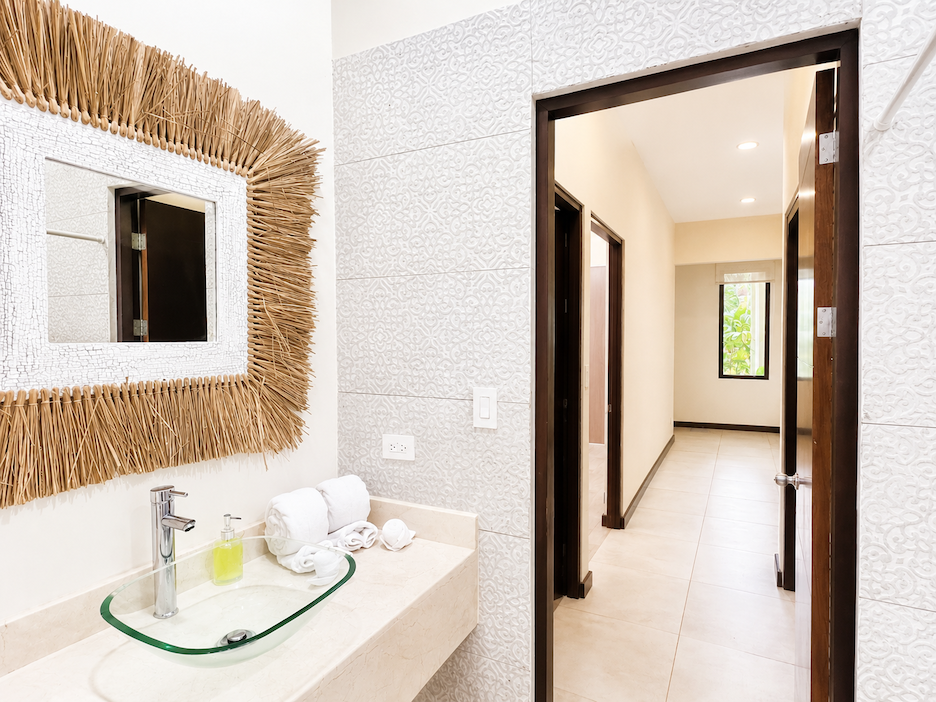 2-BEDROOM CONDO WITH POOL IN RIO MONO, MANUEL ANTONIO – 2.77 ACRES