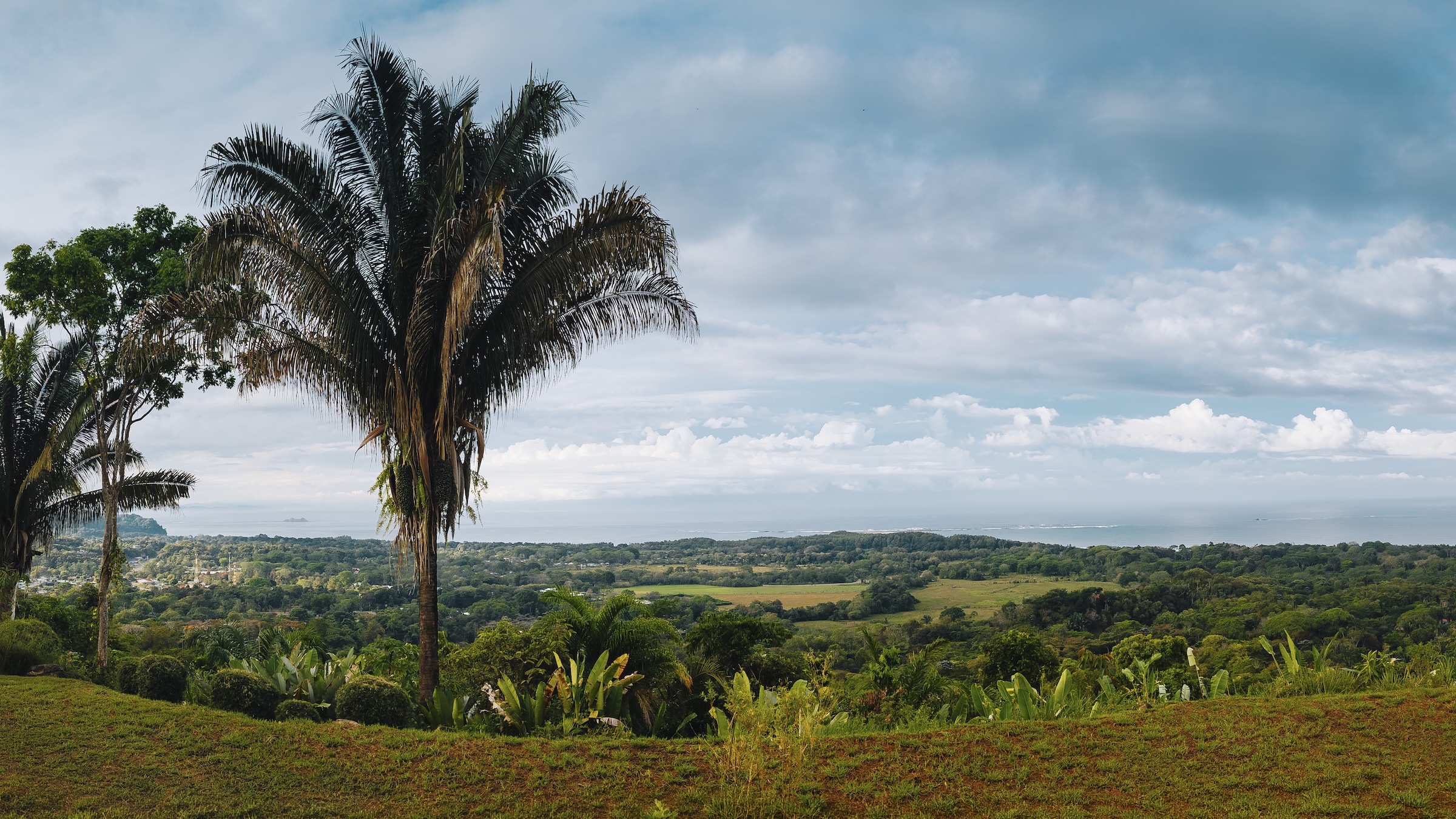 2.23-ACRE PROPERTY WITH PANORAMIC OCEAN VIEWS, IN UVITA