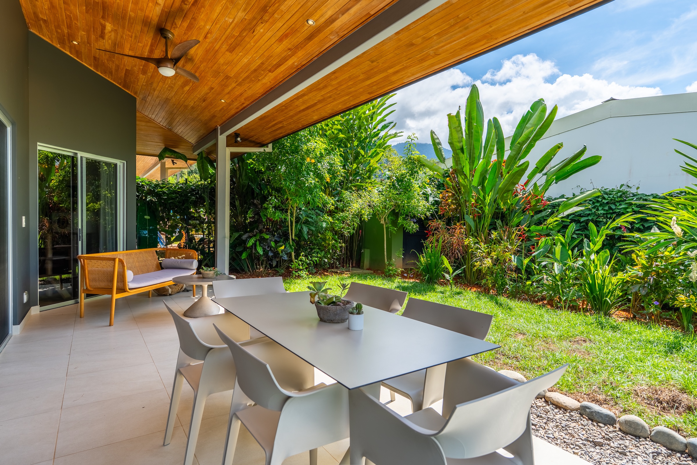 3-BEDROOM HOUSE WITH POOL, IN THE CENTER OF OJOCHAL