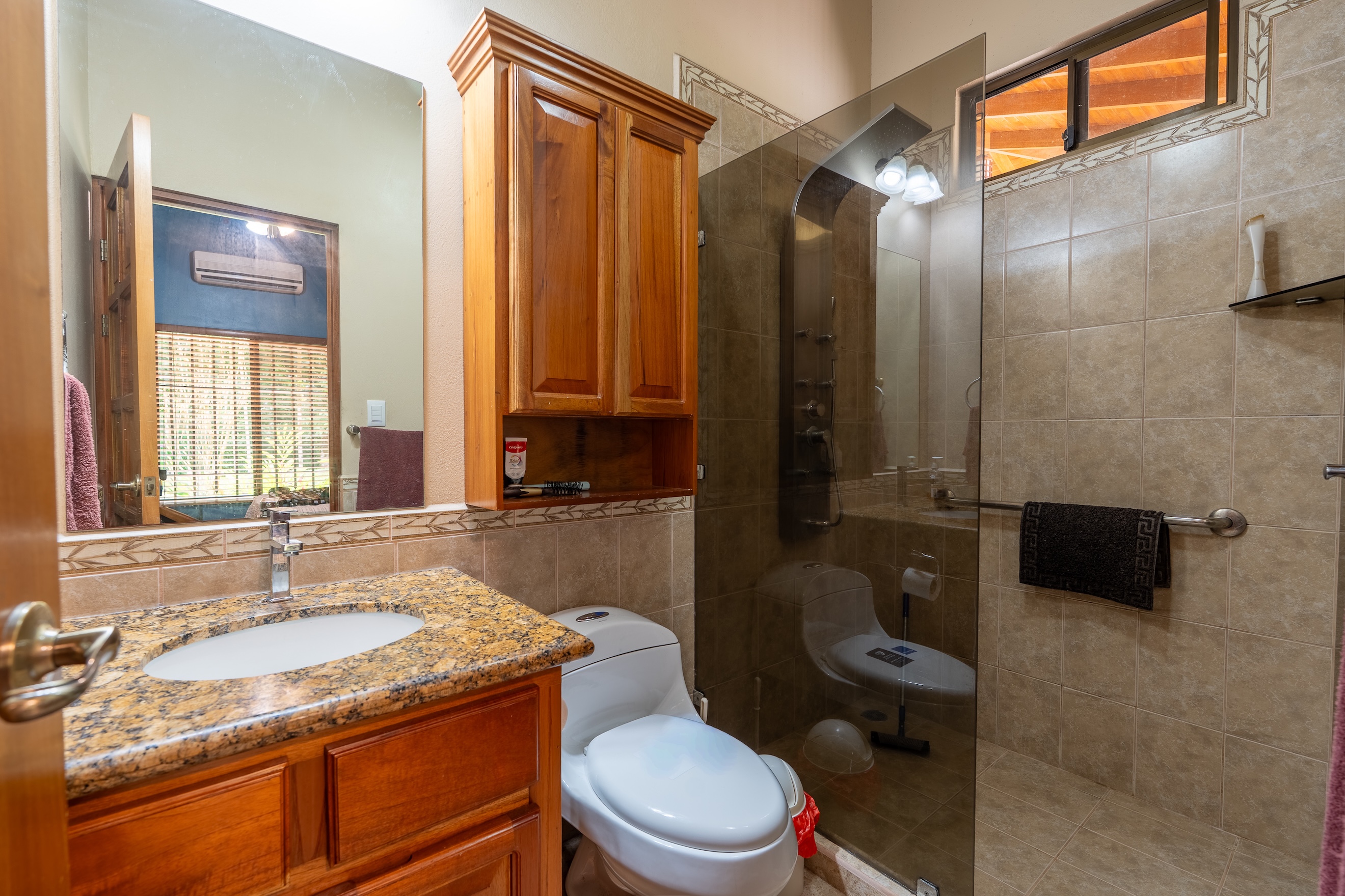 TROPICAL HOME WITH 2-BEDROOM POOL AND STREAM, IN OJOCHAL – 1.6 ACRES