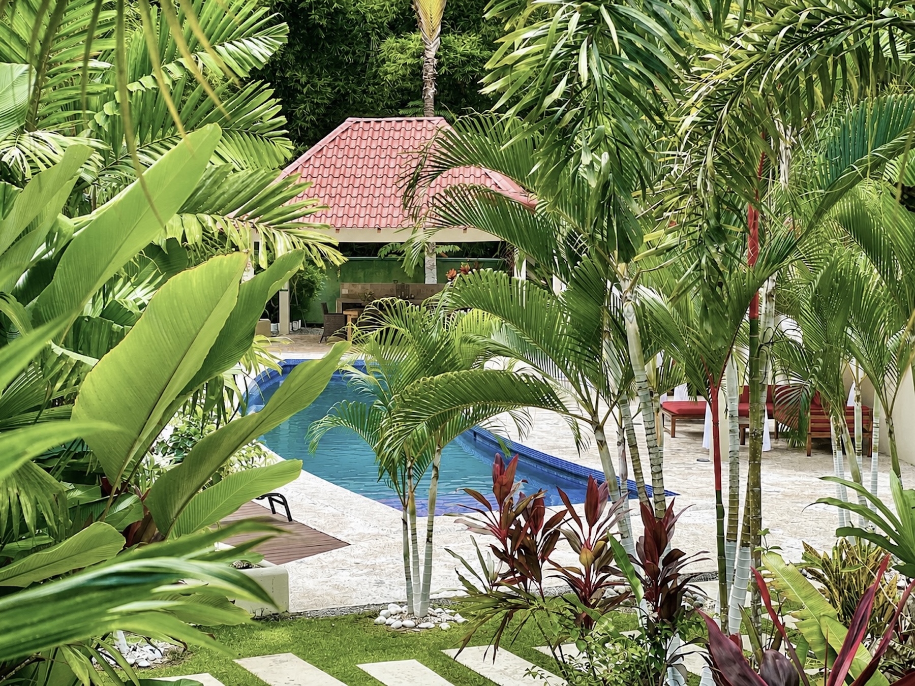 2-BEDROOM CONDO WITH POOL IN RIO MONO, MANUEL ANTONIO – 2.77 ACRES