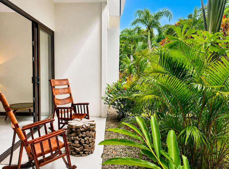 2-BEDROOM CONDO WITH POOL IN RIO MONO, MANUEL ANTONIO – 2.77 ACRES