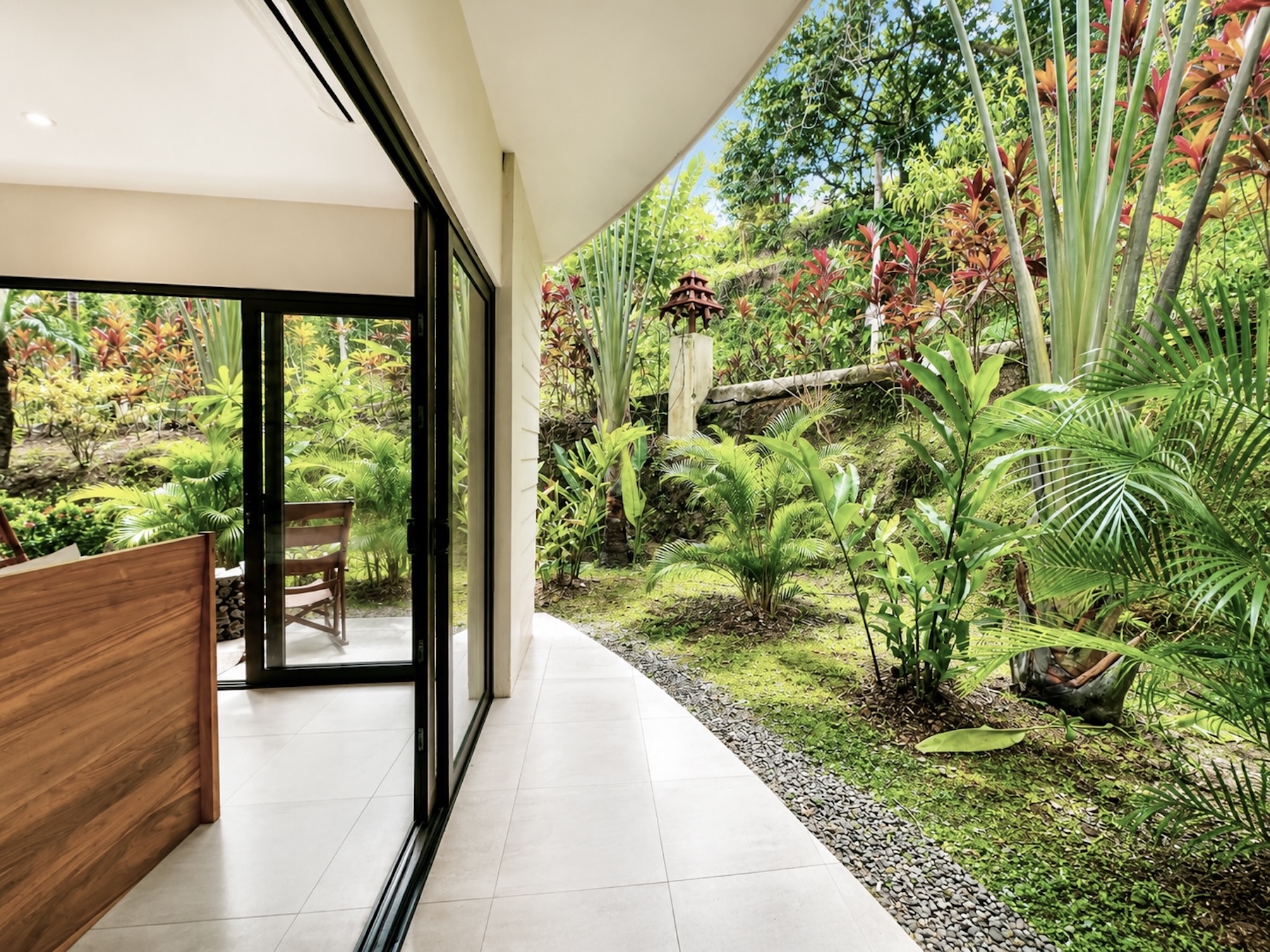 2-BEDROOM CONDO WITH POOL IN RIO MONO, MANUEL ANTONIO – 2.77 ACRES