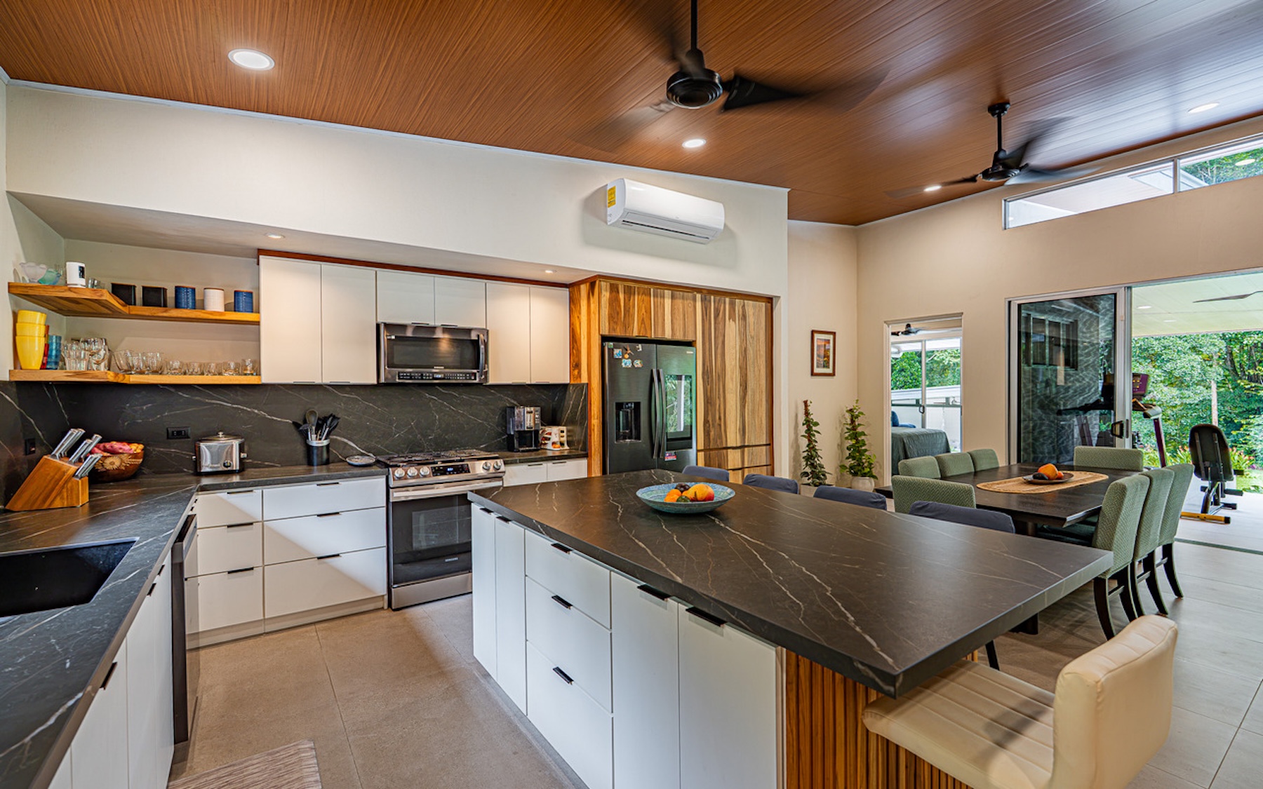 RIVERFRONT PROPERTY NEAR UVITA – PERMANENT RIVER, CASCADES & NATURAL SWIMMING POOLS