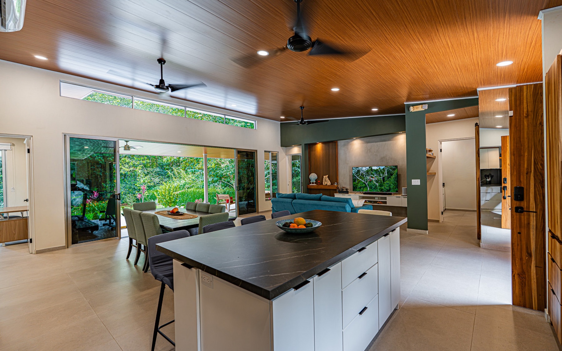 RIVERFRONT PROPERTY NEAR UVITA – PERMANENT RIVER, CASCADES & NATURAL SWIMMING POOLS