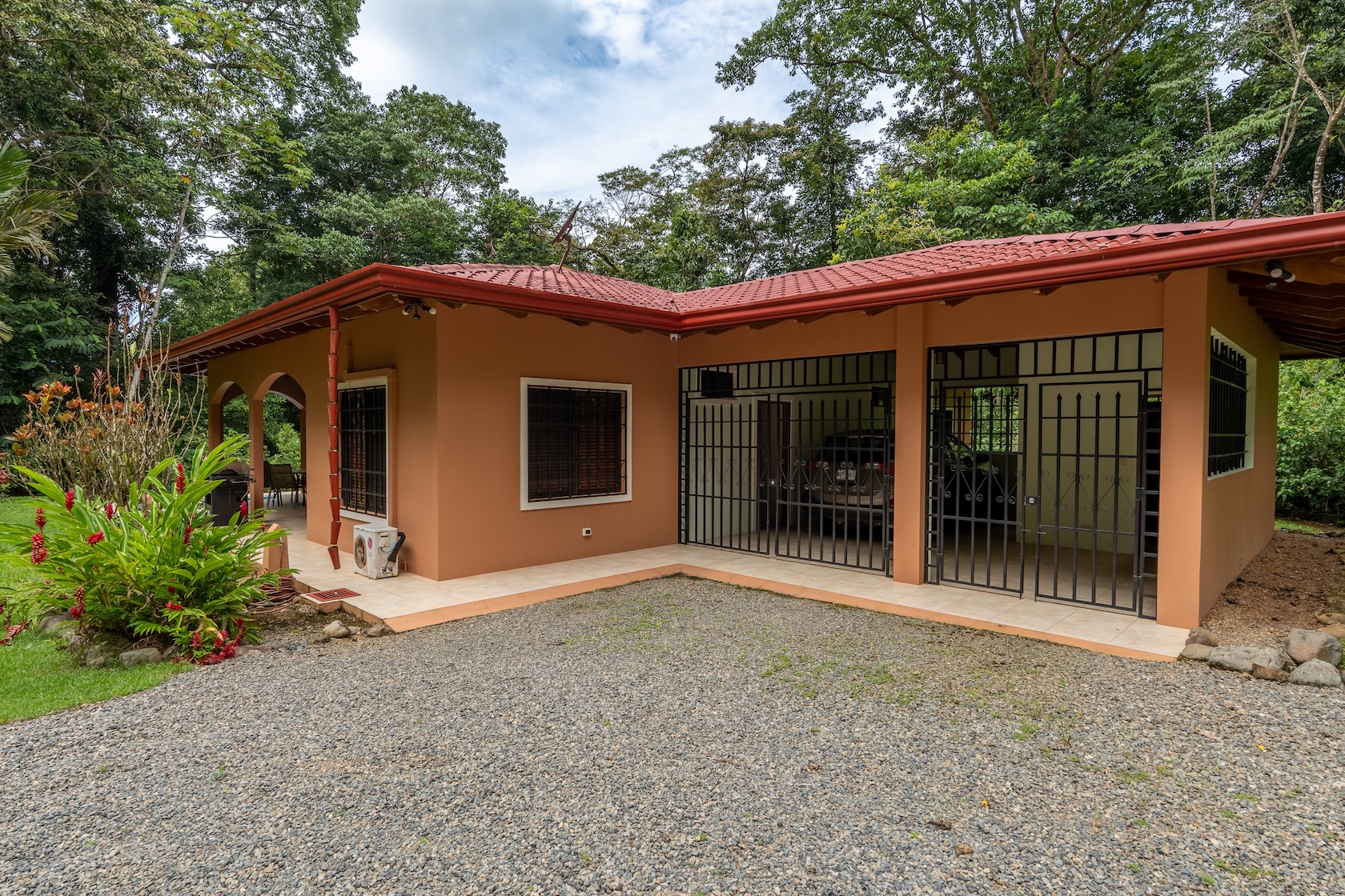 TROPICAL HOME WITH 2-BEDROOM POOL AND STREAM, IN OJOCHAL – 1.6 ACRES