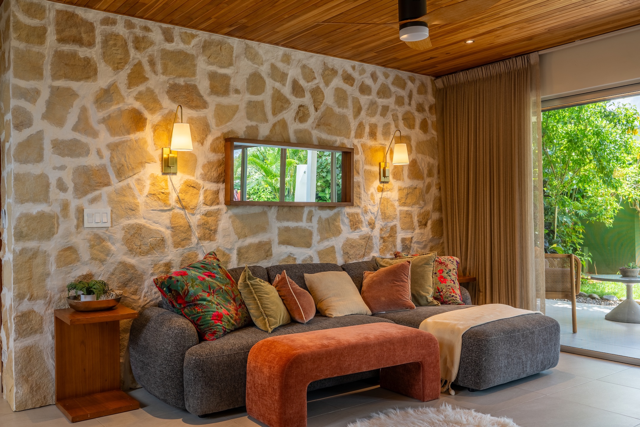 3-BEDROOM HOUSE WITH POOL, IN THE CENTER OF OJOCHAL