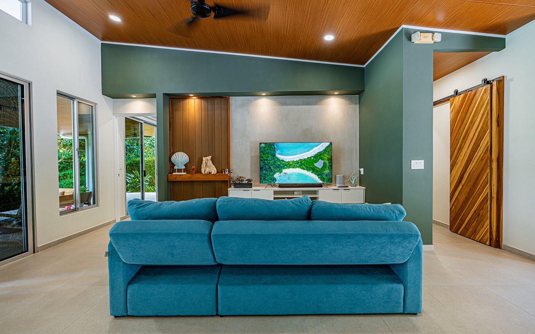 RIVERFRONT PROPERTY NEAR UVITA – PERMANENT RIVER, CASCADES & NATURAL SWIMMING POOLS