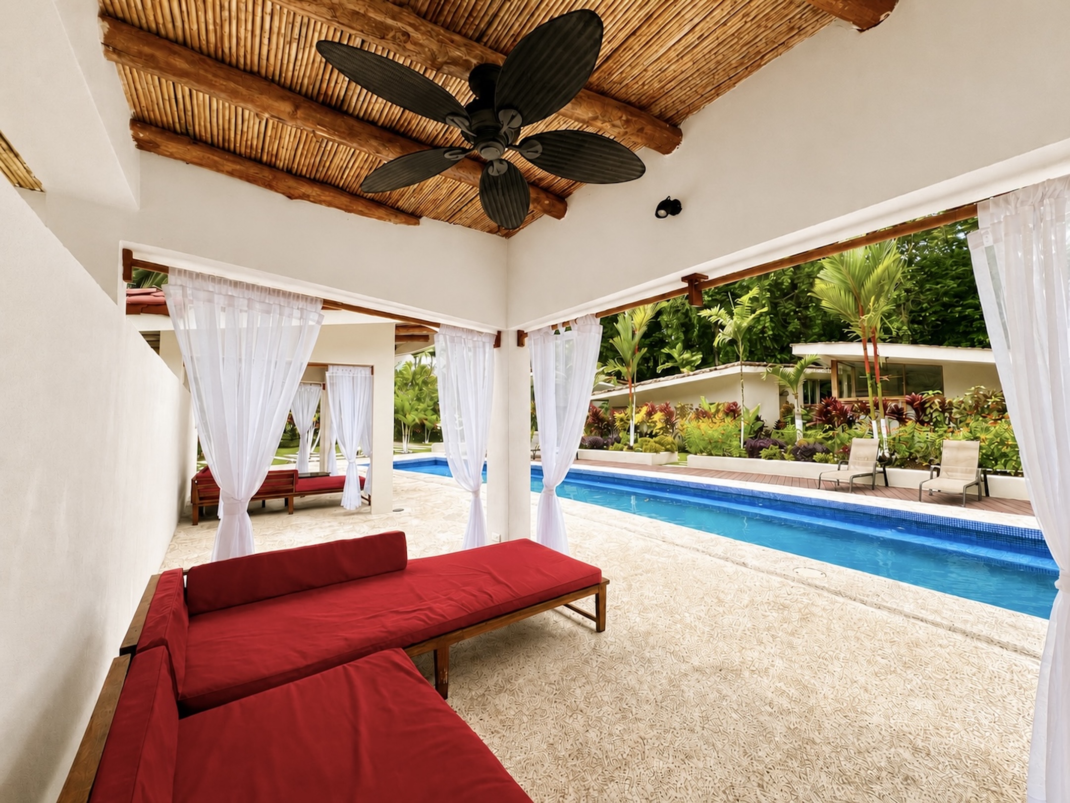 2-BEDROOM CONDO WITH POOL IN RIO MONO, MANUEL ANTONIO – 2.77 ACRES