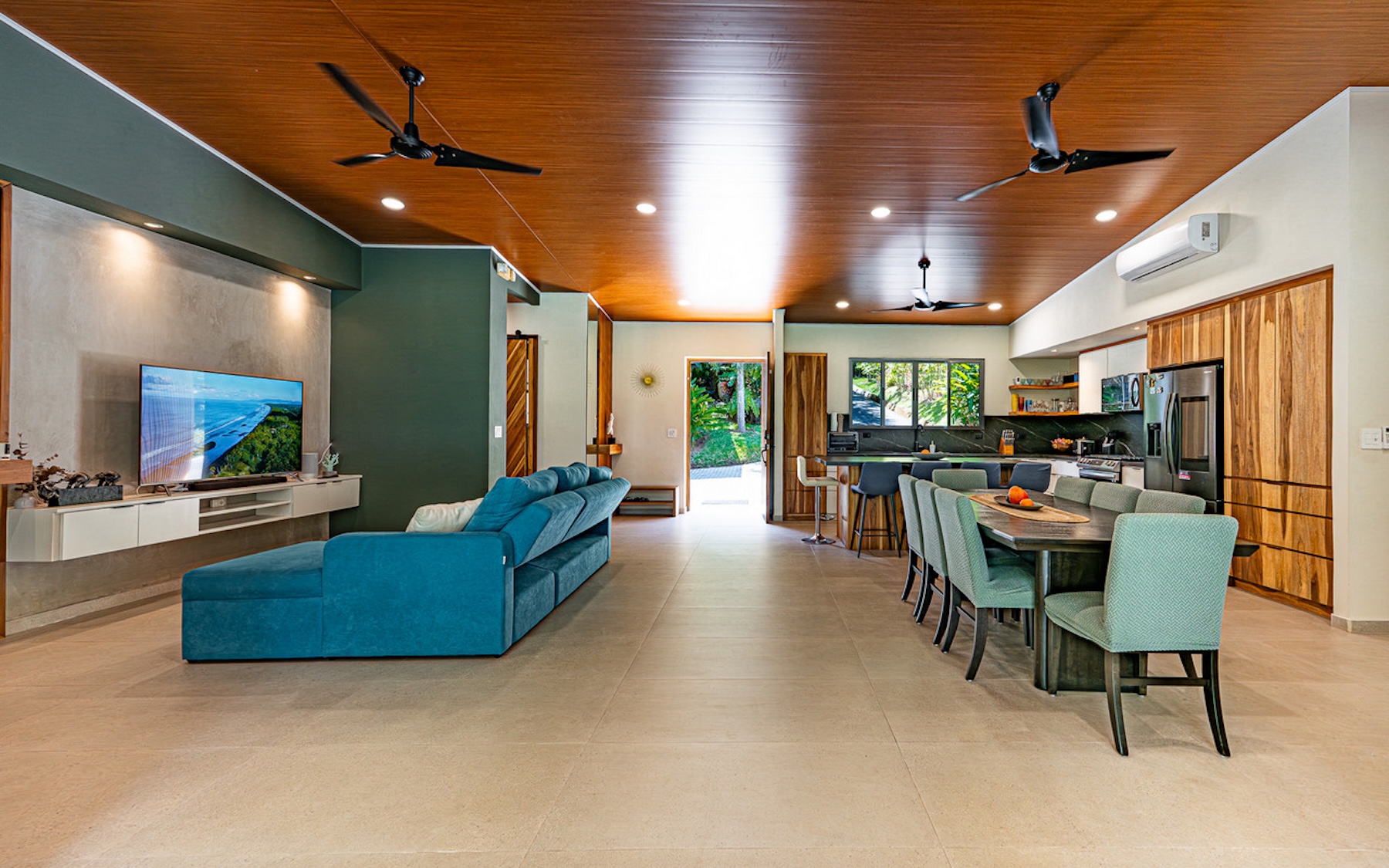 RIVERFRONT PROPERTY NEAR UVITA – PERMANENT RIVER, CASCADES & NATURAL SWIMMING POOLS