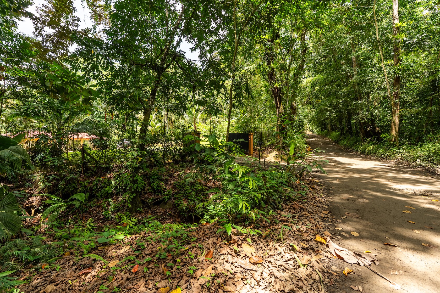 TROPICAL HOME WITH 2-BEDROOM POOL AND STREAM, IN OJOCHAL – 1.6 ACRES