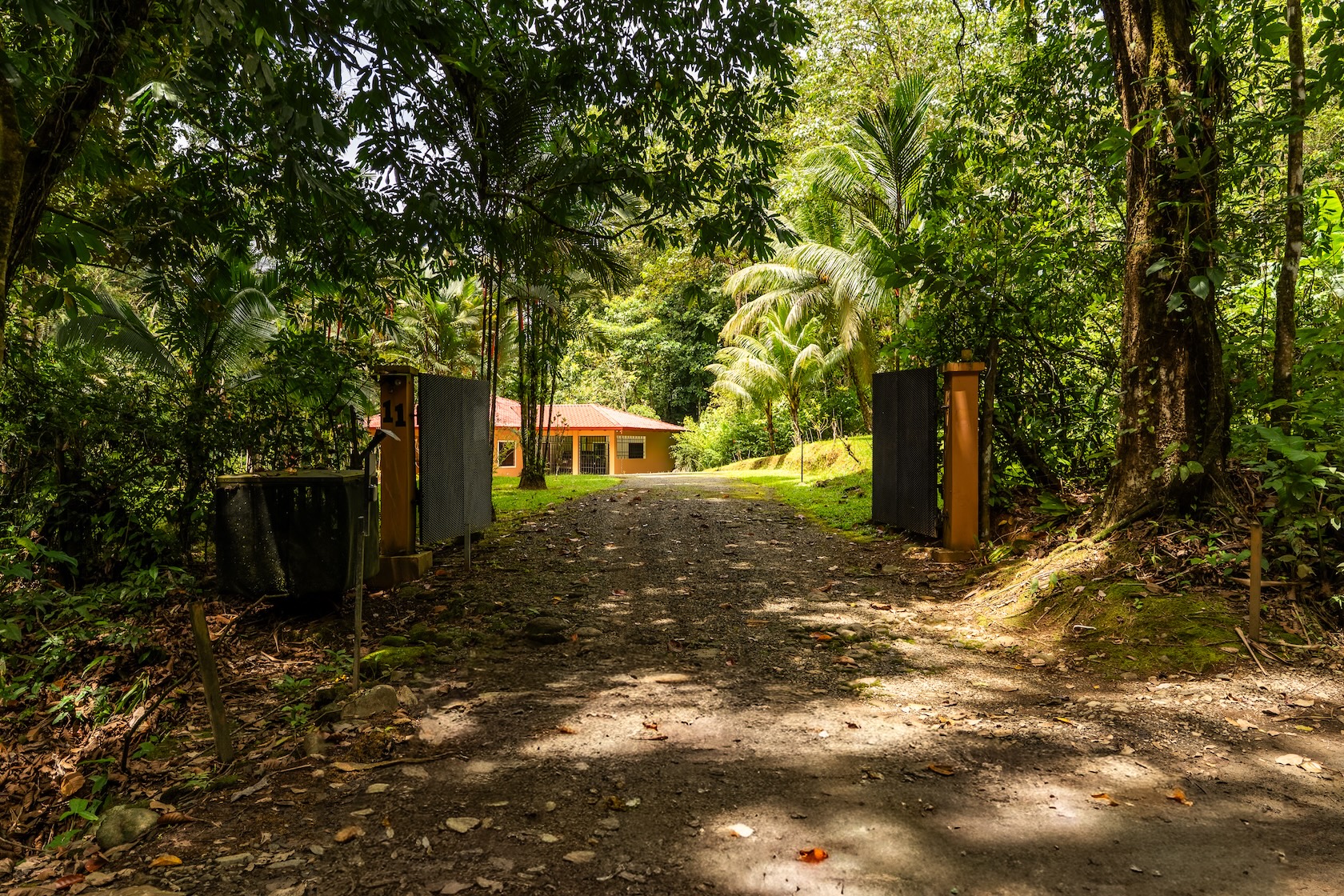 TROPICAL HOME WITH 2-BEDROOM POOL AND STREAM, IN OJOCHAL – 1.6 ACRES
