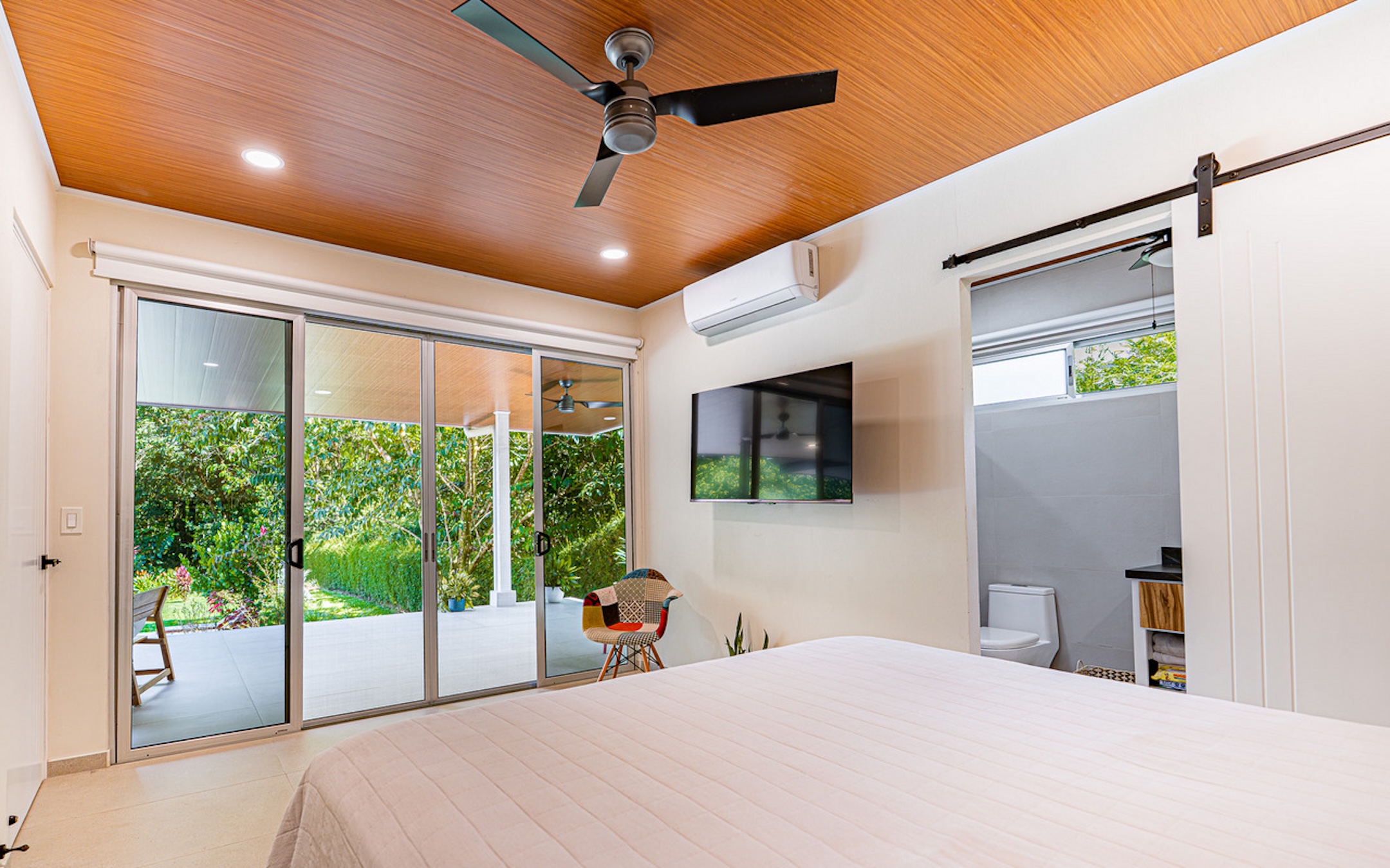 RIVERFRONT PROPERTY NEAR UVITA – PERMANENT RIVER, CASCADES & NATURAL SWIMMING POOLS