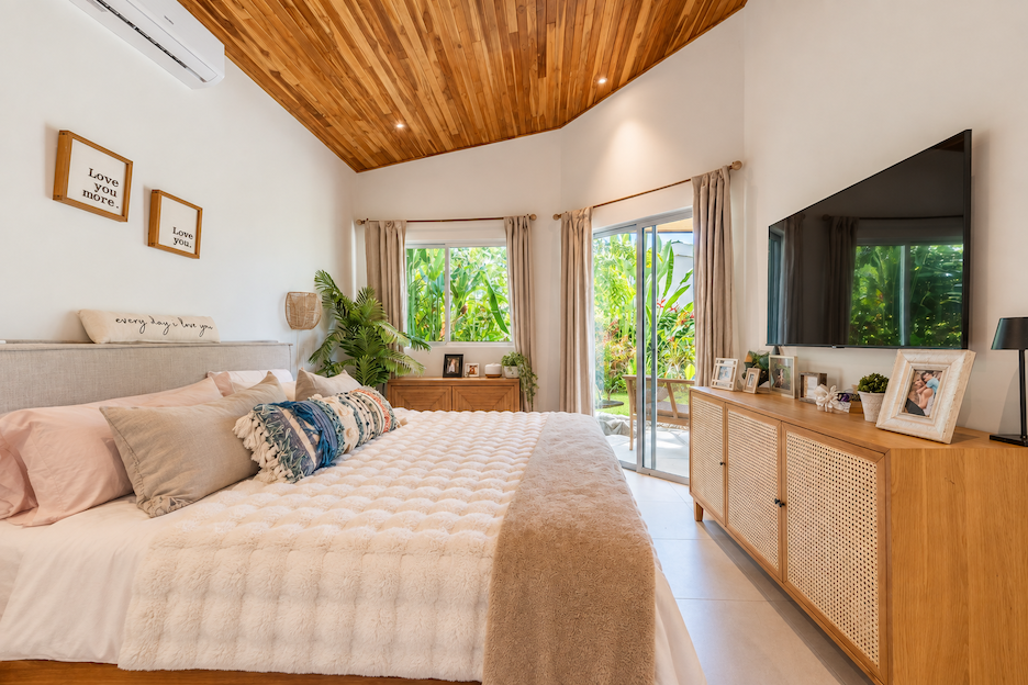 3-BEDROOM HOUSE WITH POOL, IN THE CENTER OF OJOCHAL