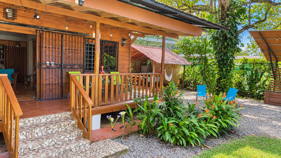 WOODEN CABIN WITH A NEARBY RIVER AND TROPICAL NATURE, IN UVITA