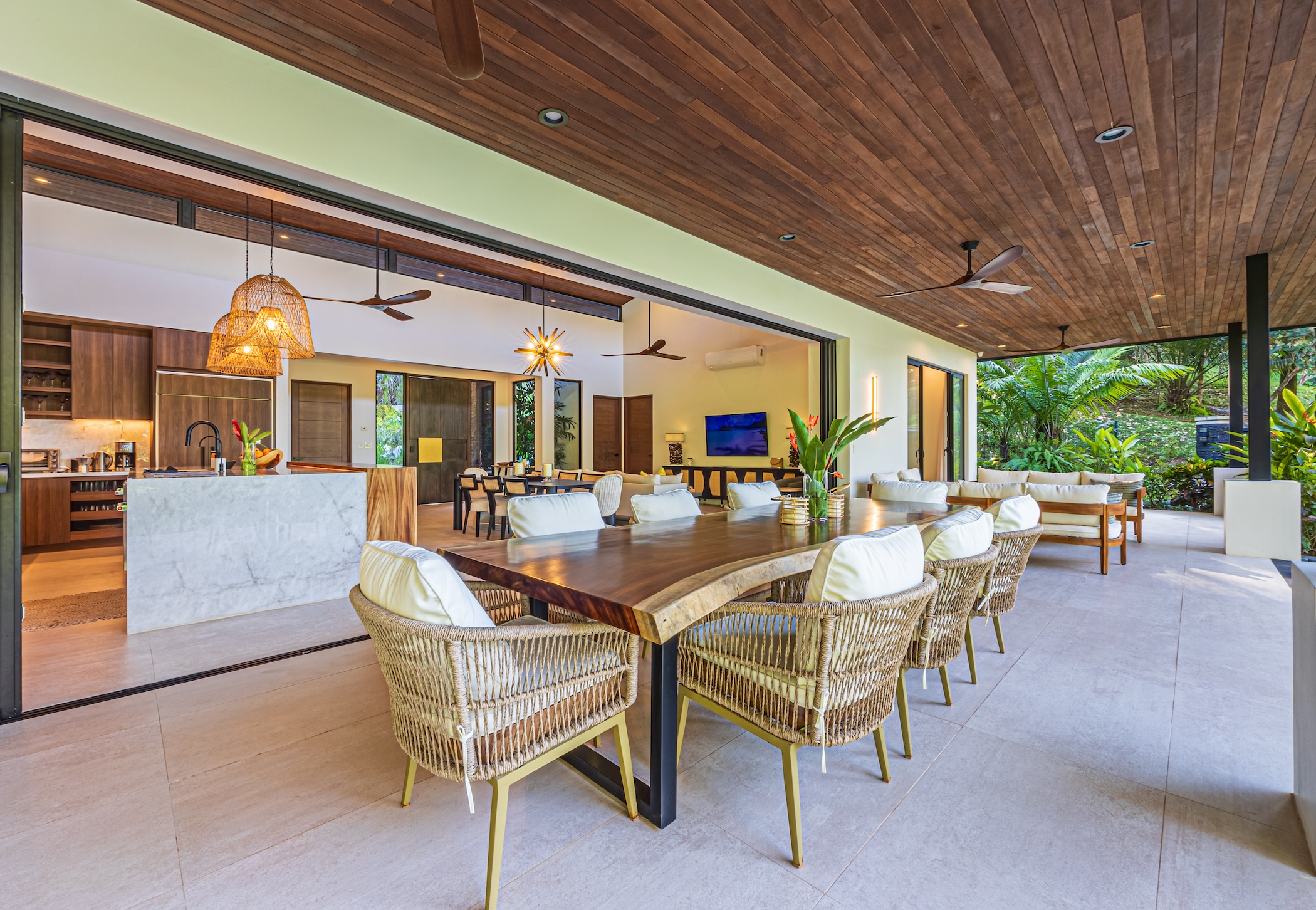 NEW-BUILD TROPICAL RESIDENCE WITH OCEAN VIEWS, IN PLAYA HERMOSA – 1.46 ACRES
